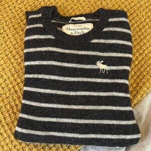Abercrombie & Fitch Gray Crewneck Sweater with Stripes